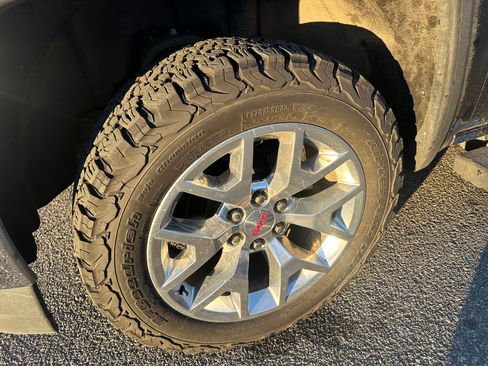 Used 2016 GMC Sierra 1500 SLT w/ SLT Premium Package image 11