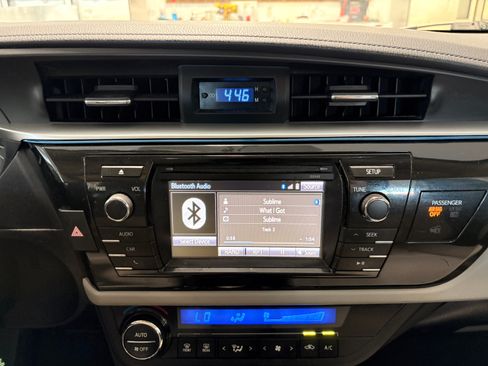 Used 2015 Toyota Corolla LE image 15