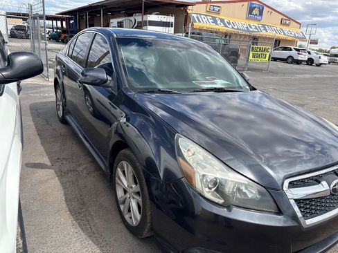 Used 2013 Subaru Legacy 2.5i Premium w/ All-Weather Pkg AWD/4WD image 4