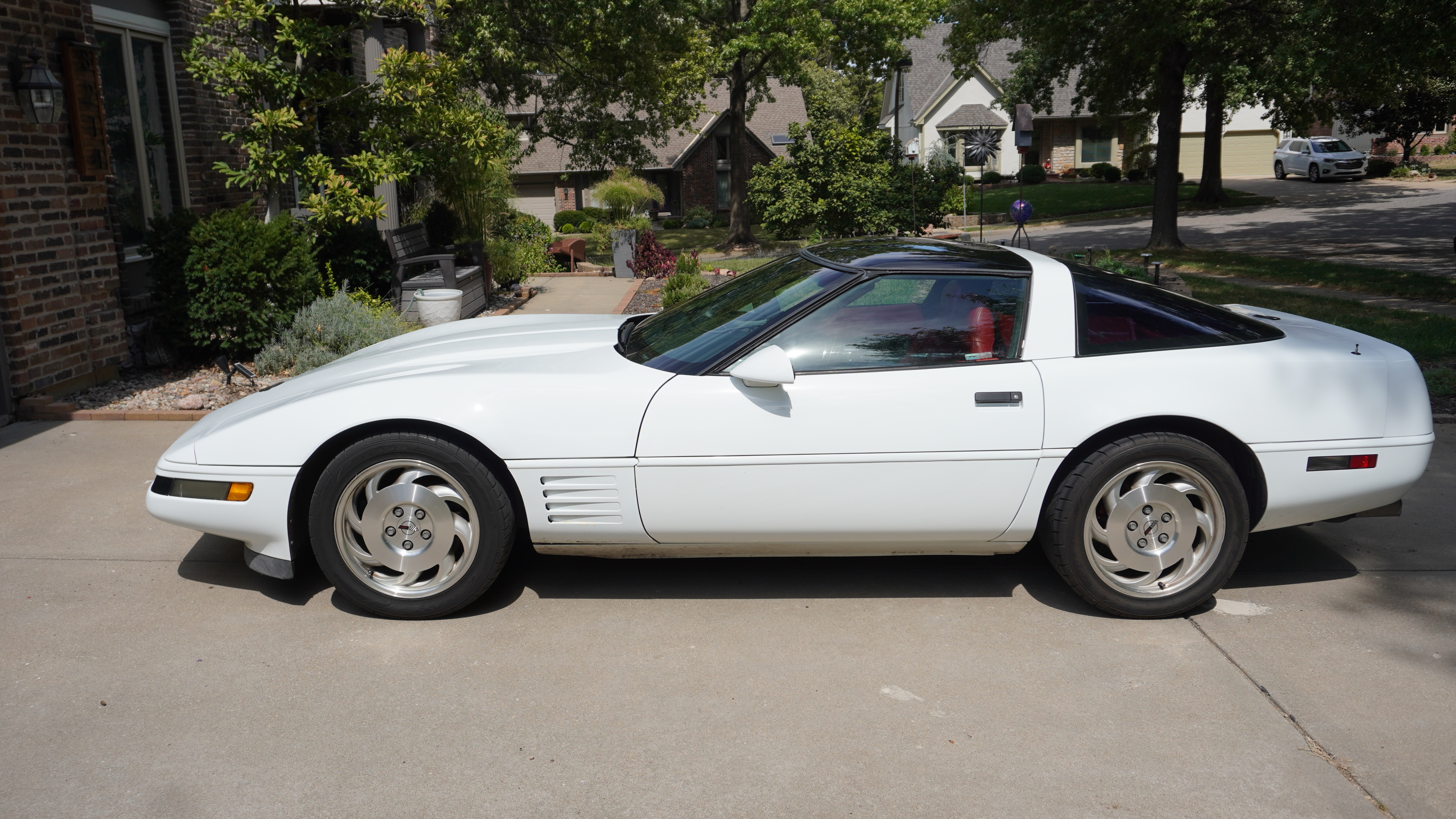 Used 1994 Chevrolet Corvette Coupe RWD image 5