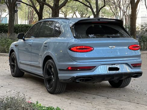 Used 2022 Bentley Bentayga image 8