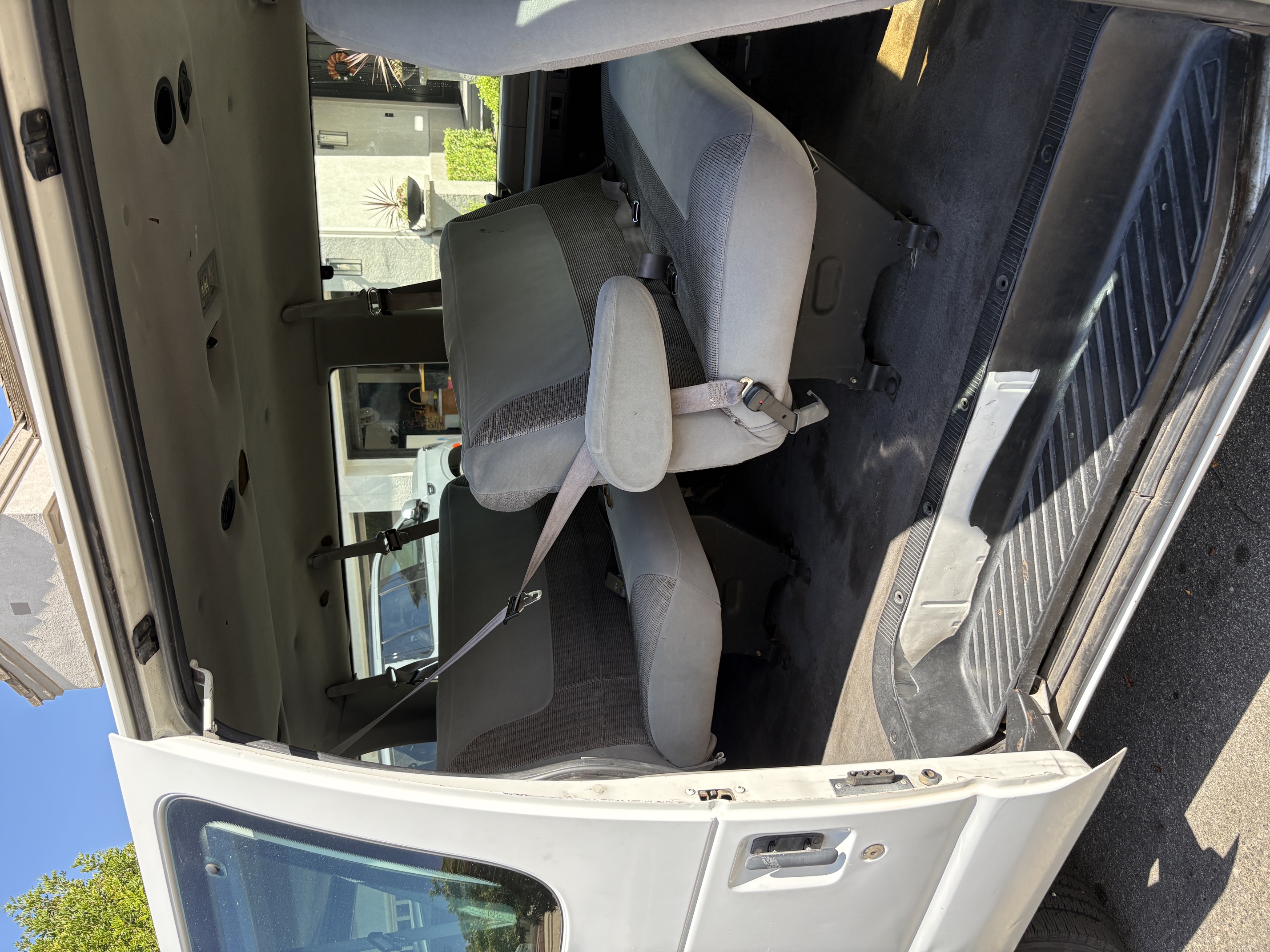 Used 1999 Ford E-350 and Econoline 350 Club Wagon RWD image 10