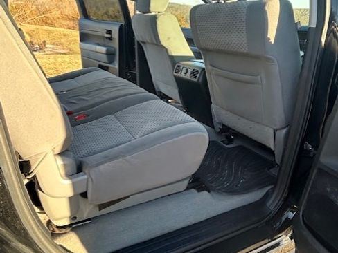 Used 2011 Toyota Tundra 4x4 CrewMax w/ SR5 Pkg image 16