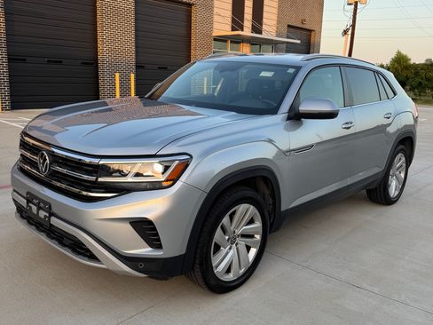 Used 2020 Volkswagen Atlas Cross Sport SE FWD image 4