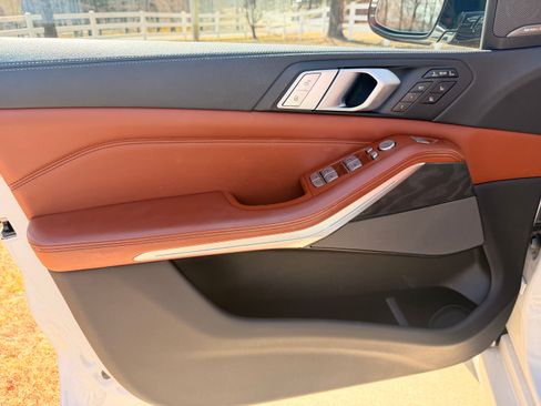 Used 2019 BMW X7 xDrive50i w/ Premium Package image 12