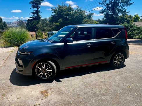 Used 2020 Kia Soul GT-Line Turbo FWD image 6