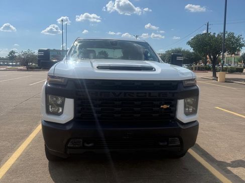 Used 2021 Chevrolet Silverado 2500 W/T w/ WT Convenience Package AWD/4WD image 2