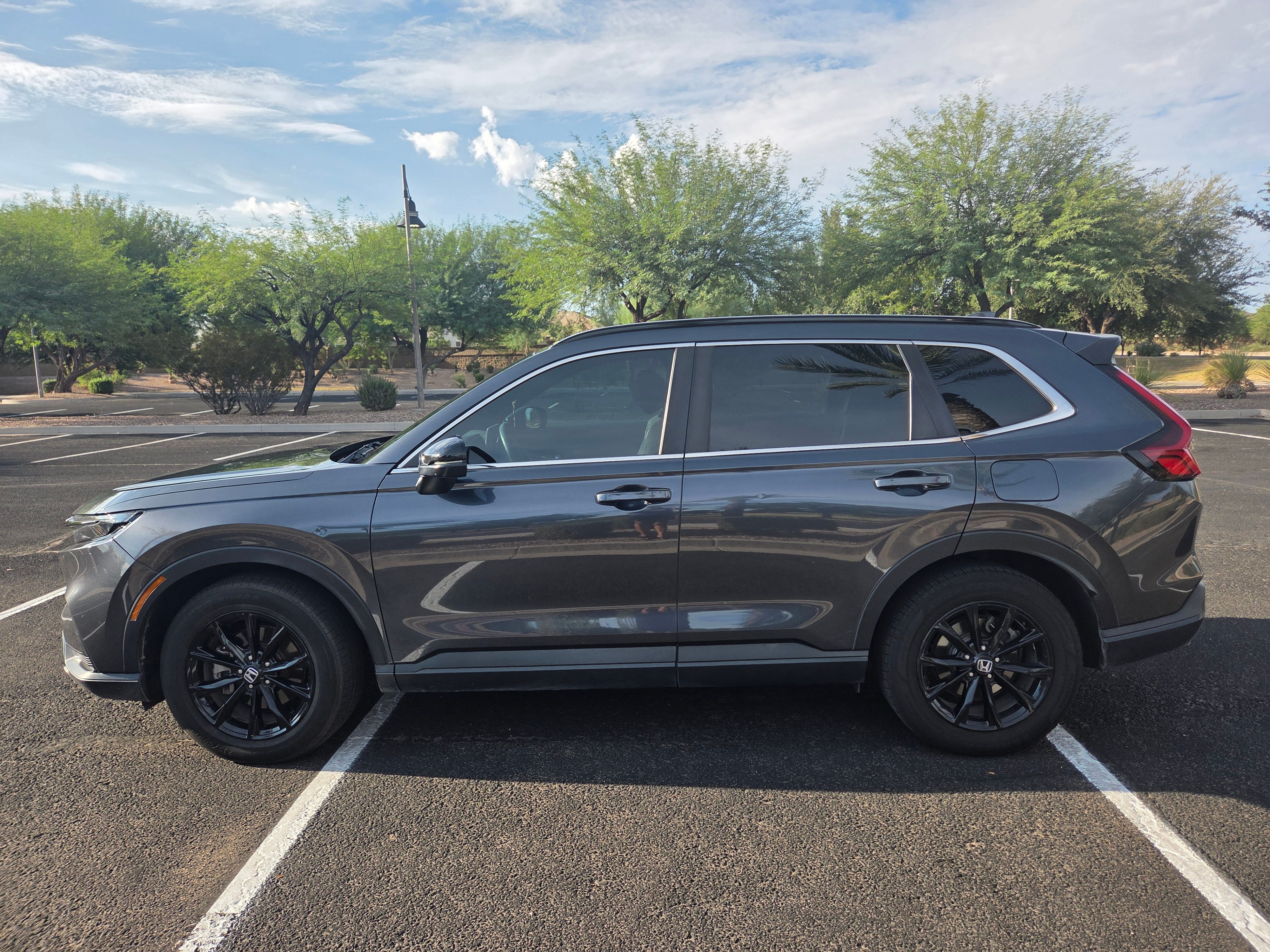 Used 2023 Honda CR-V Sport image 1