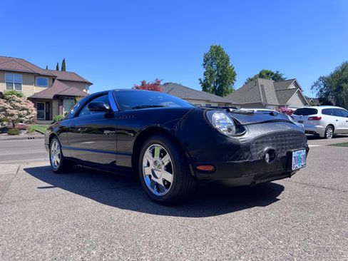Used 2002 Ford Thunderbird RWD image 4
