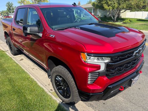 Used 2023 Chevrolet Silverado 1500 LT Trail Boss w/ LT Trail Boss Premium Package AWD/4WD image 5