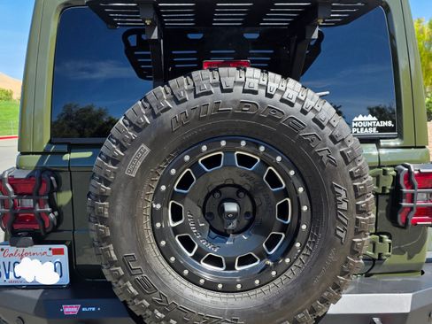 Used 2021 Jeep Wrangler Unlimited Rubicon image 2