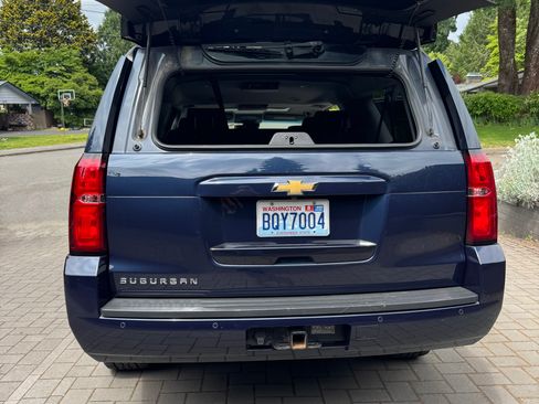 Used 2020 Chevrolet Suburban LT AWD/4WD image 12