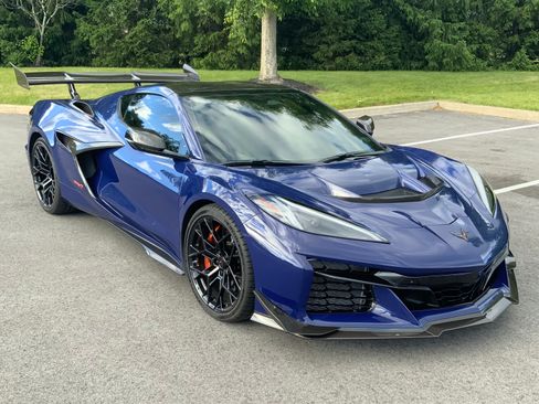 Used 2025 Chevrolet Corvette ZR1 w/ ZR1 Carbon Fiber Aero Package RWD image 1