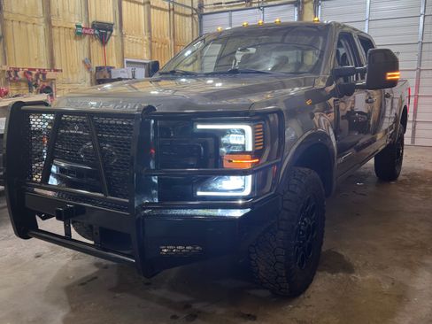 Used 2022 Ford F250 Lariat w/ Tremor Off-Road Package image 10