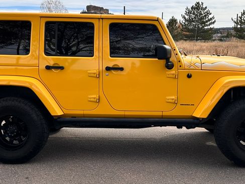 Used 2015 Jeep Wrangler Unlimited Sahara image 6