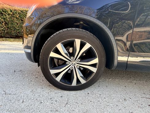 Used 2017 Volkswagen Touareg Wolfsburg Edition image 13