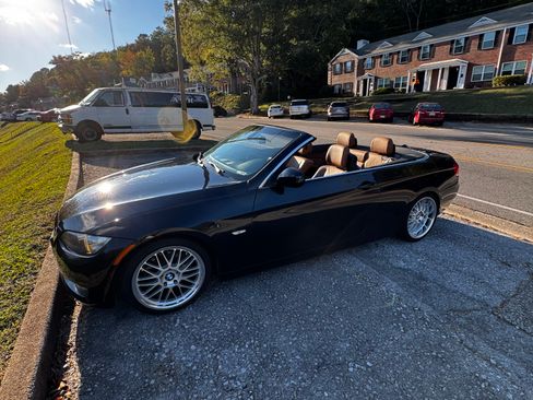Used 2010 BMW 328i Convertible image 1