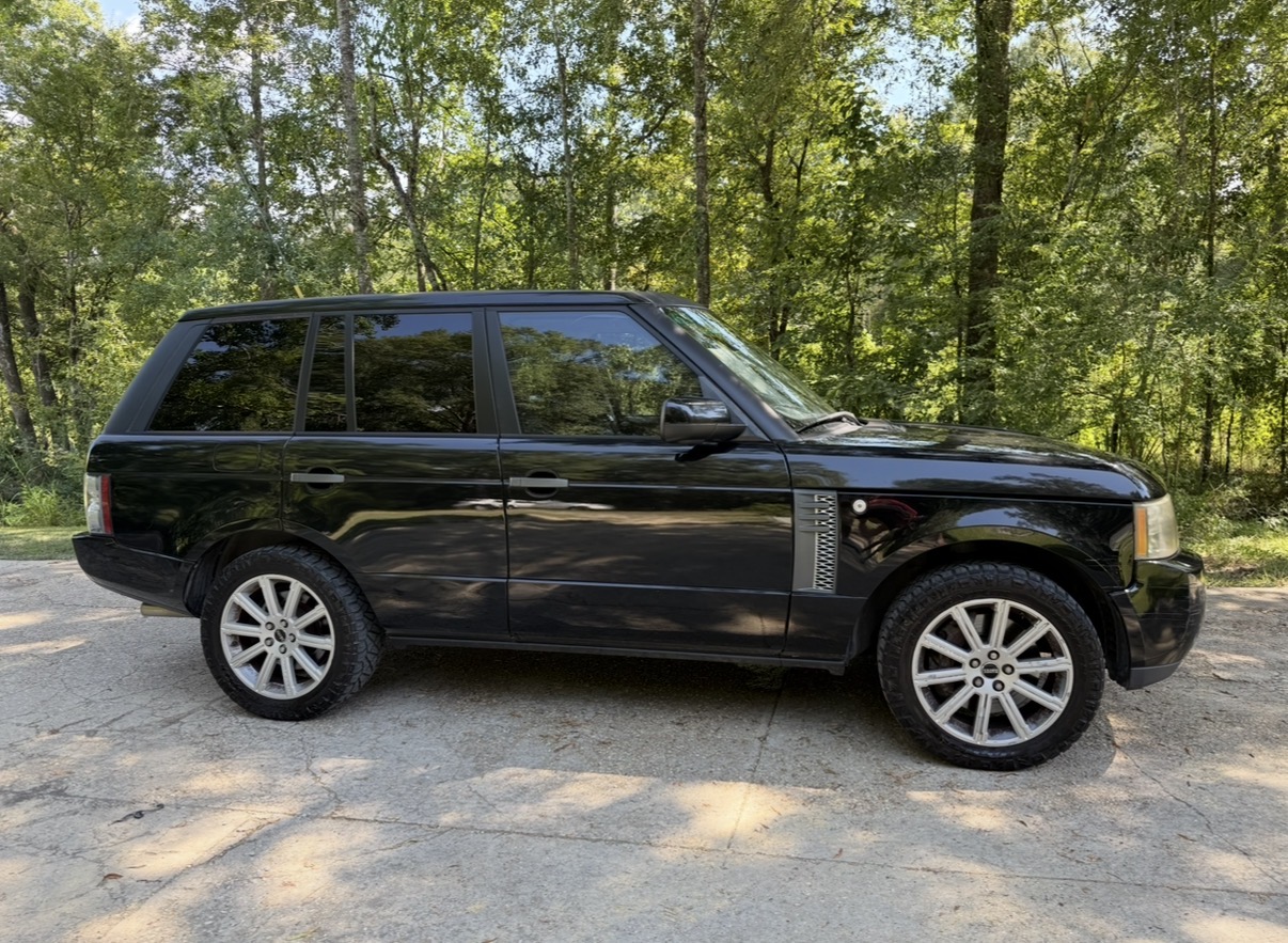 Used 2010 Land Rover Range Rover Supercharged AWD/4WD image 9