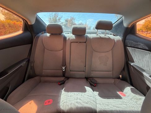 Used 2015 Hyundai Elantra SE w/ Option Group 02 FWD image 13