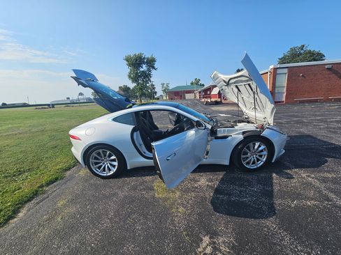 Used 2016 Jaguar F-TYPE Coupe RWD image 13