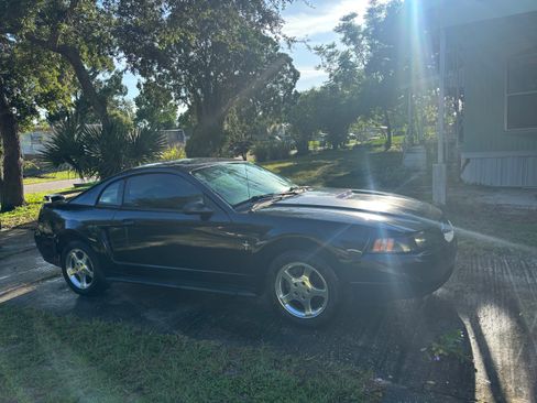 Used 2002 Ford Mustang Coupe image 1
