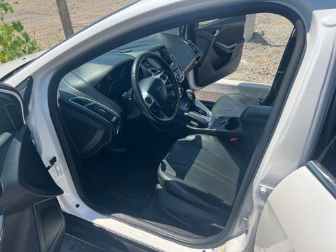 Used 2014 Ford Focus Titanium FWD image 5