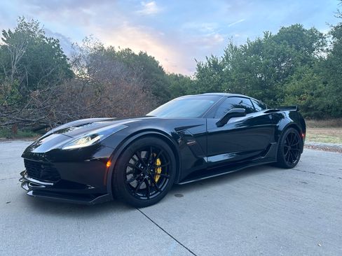 Used 2017 Chevrolet Corvette Grand Sport image 1