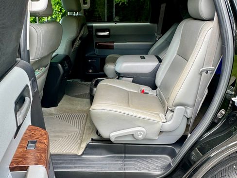 Used 2010 Toyota Sequoia Platinum AWD/4WD image 12