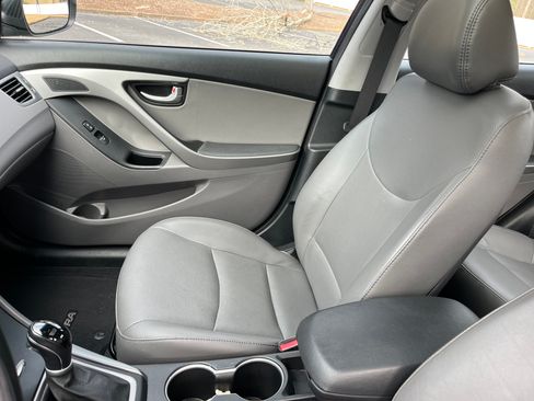 Used 2014 Hyundai Elantra Limited w/ Option Group 03 image 22