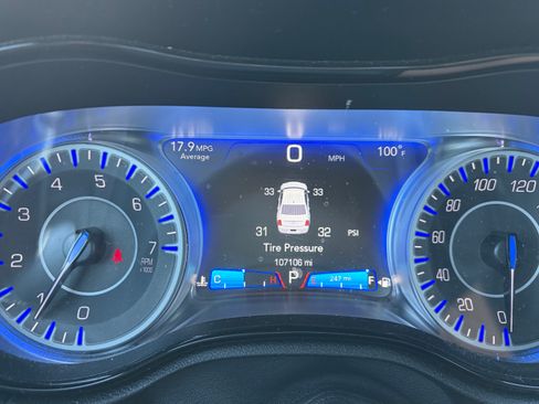 Used 2016 Chrysler 300 S RWD image 13