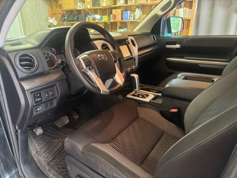 Used 2014 Toyota Tundra SR5 w/ SR5 Upgrade Package AWD/4WD image 12