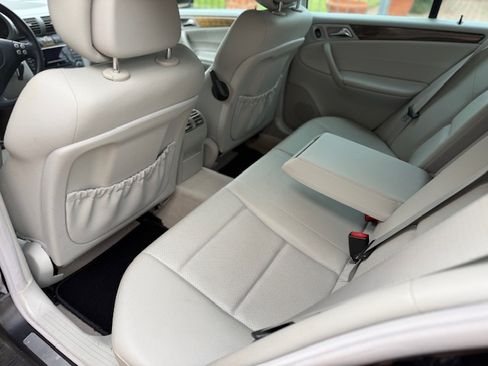 Used 2007 Mercedes-Benz C 230 Sedan image 12