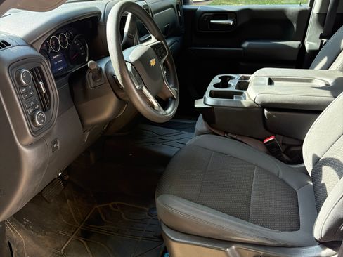 Used 2021 Chevrolet Silverado 1500 Custom w/ Custom Max Trailering Package AWD/4WD image 11