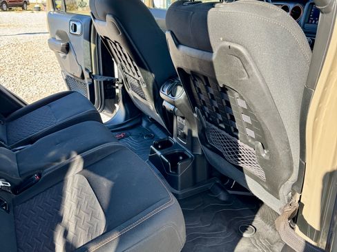 Used 2020 Jeep Gladiator Mojave w/ Trailer Tow Package image 16