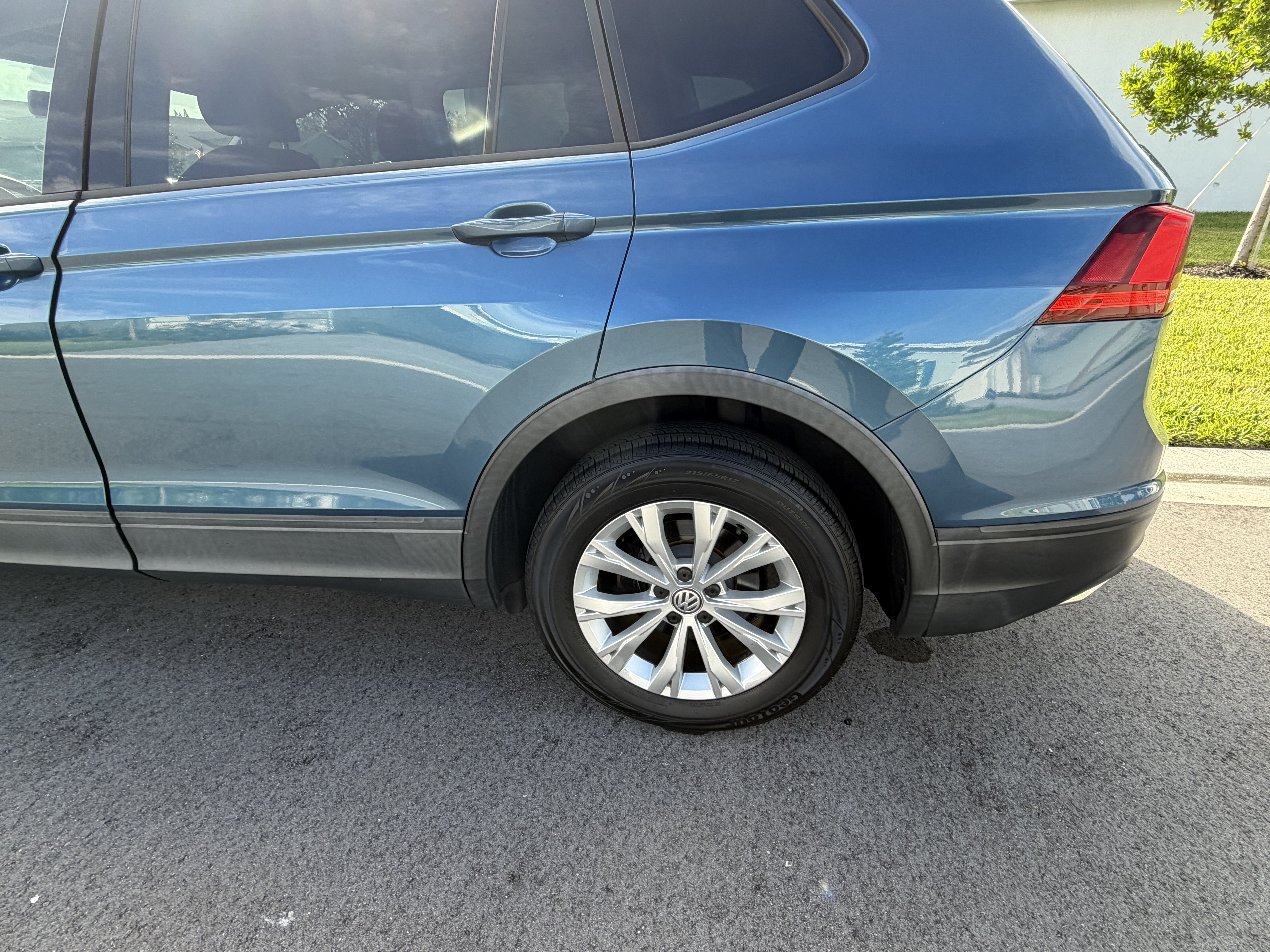 Used 2018 Volkswagen Tiguan S FWD image 22