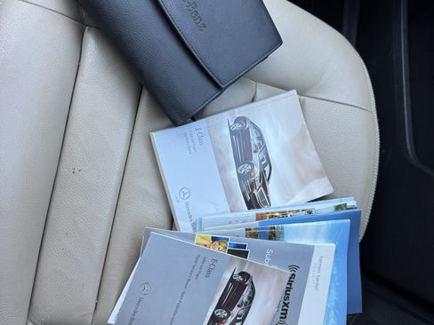 Used 2013 Mercedes-Benz E 350 4MATIC Sedan image 19