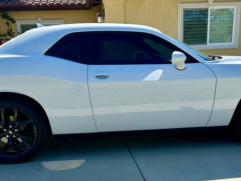 Used 2019 Dodge Challenger SXT w/ Plus Package RWD image 4