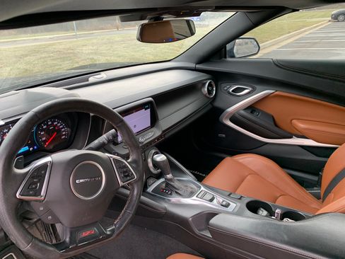 Used 2016 Chevrolet Camaro SS image 9