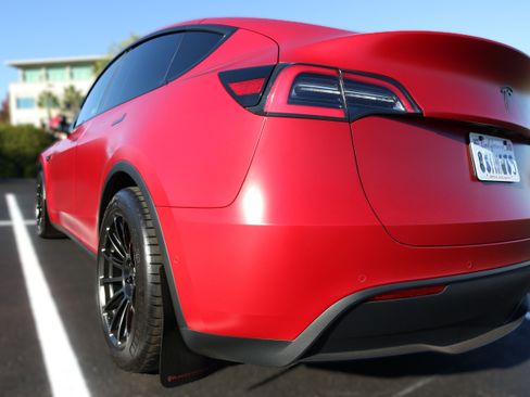 Used 2020 Tesla Model Y Performance image 5