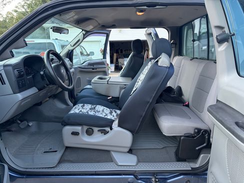Used 2005 Ford F250 XLT RWD image 4