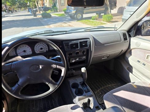 Used 2002 Toyota Tacoma PreRunner image 21