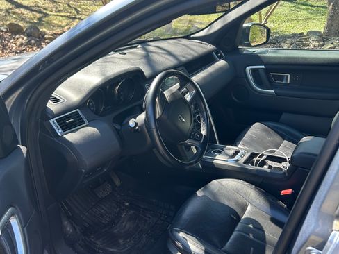 Used 2019 Land Rover Discovery Sport HSE image 27