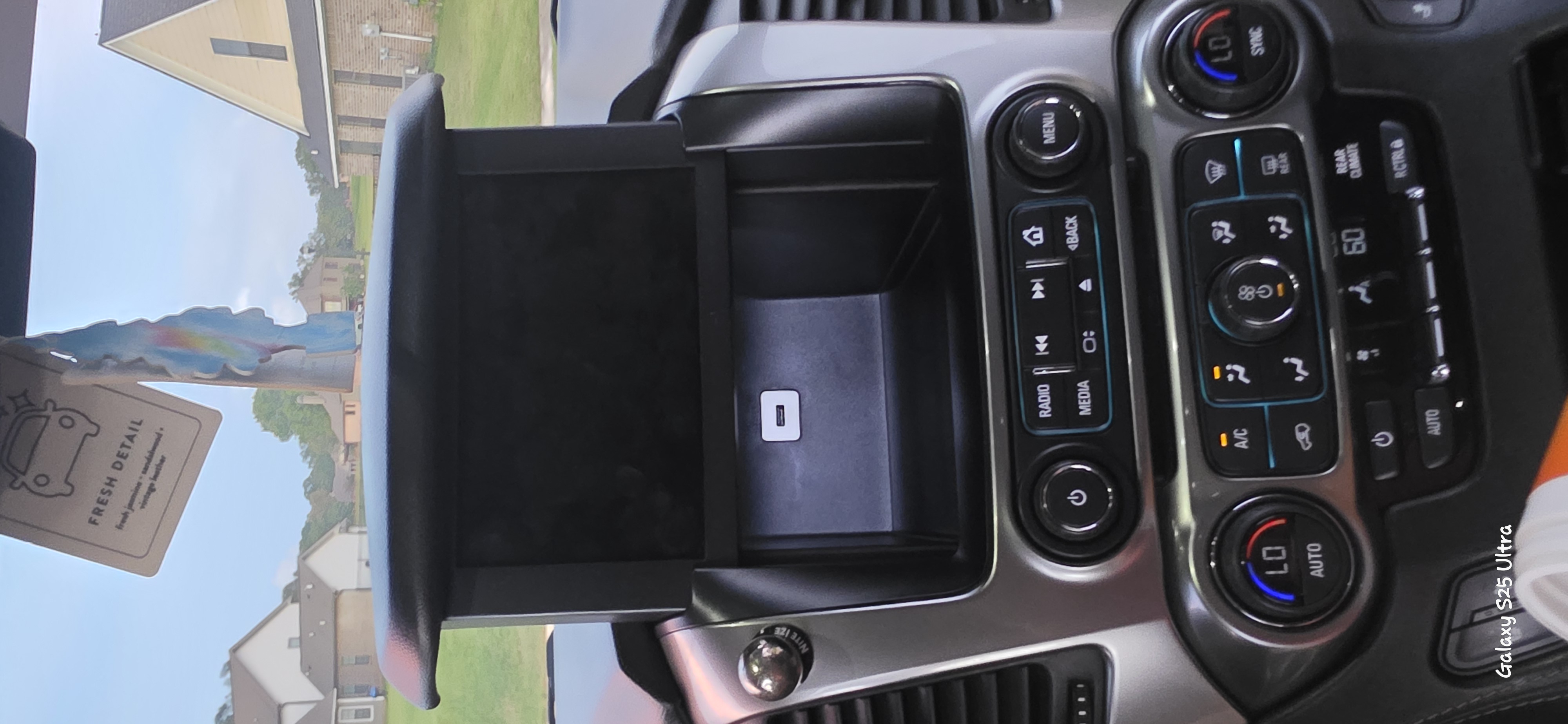 Used 2018 Chevrolet Tahoe LT AWD/4WD image 8