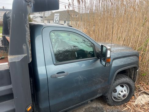 Used 2015 GMC Sierra 3500 4x4 Regular Cab w/ Sierra Convenience Package image 3
