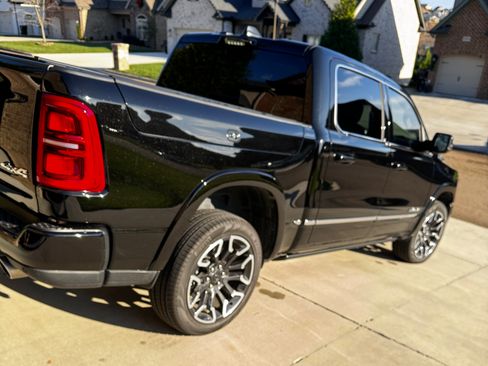 Used 2025 RAM 1500 Limited image 8