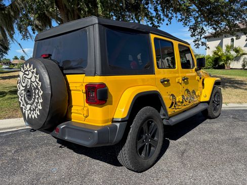 Used 2020 Jeep Wrangler Unlimited Sahara w/ Safety Group AWD/4WD image 5