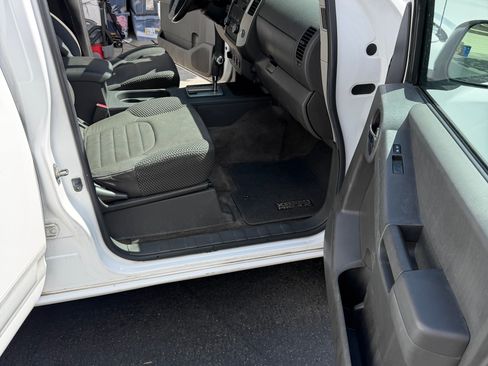 Used 2011 Nissan Xterra PRO-4X image 13