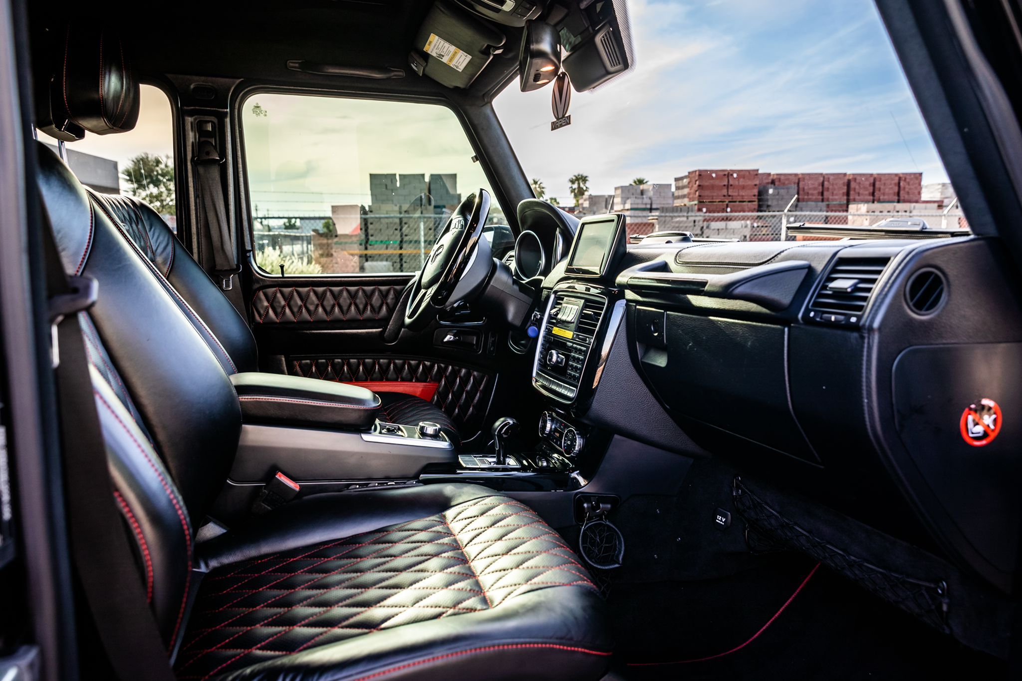 Used 2015 Mercedes-Benz G 550 image 21