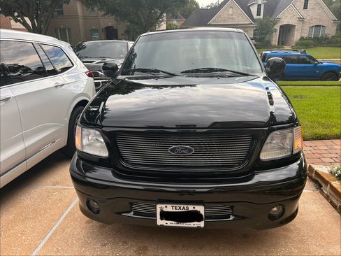 Used 2000 Ford F150 Harley-Davidson RWD image 1