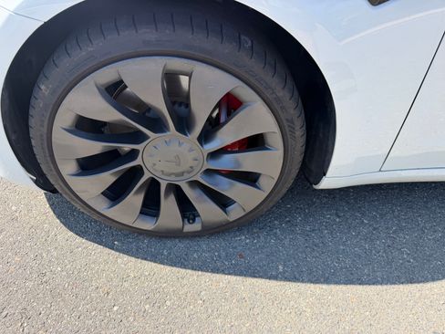 Used 2022 Tesla Model 3 Performance image 11